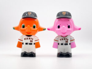 読売ジャイアンツ（2021-2022）プロ野球サトちゃんフィギュア貯金箱（11cm）